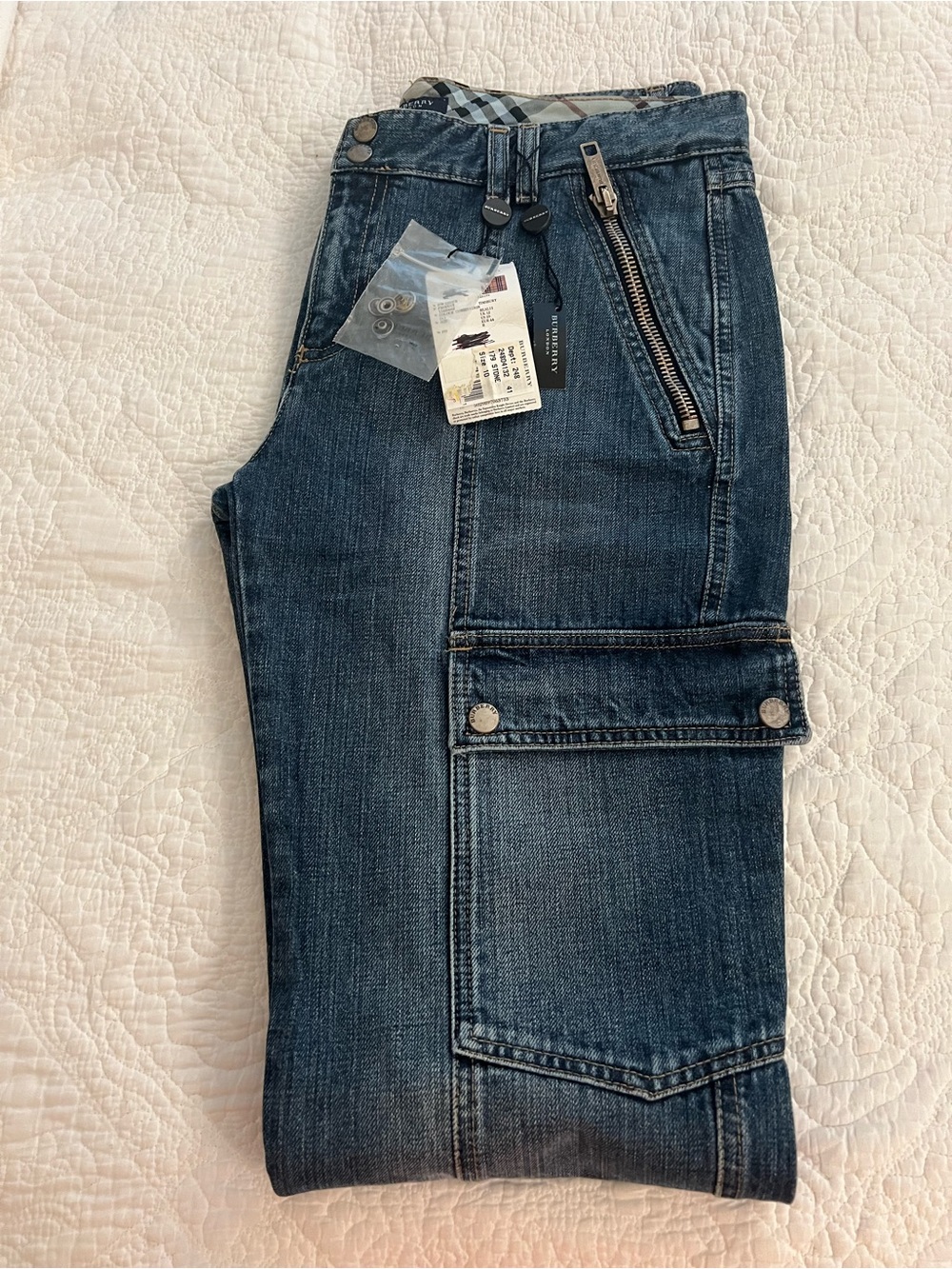 MAKE ME AN OFFER- A Very Slim Sexy Cool Burberry Denim Cargo Jeans w/Zip Pockets